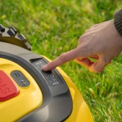 Powerplus POWXG6305 Robotmaaier - 18V - Voor Gazons Tot Ca. 500m² - Maaibreedte 180mm - Incl. Laadstation En Accessoires -Tuin En Buiten 1200x1200 396