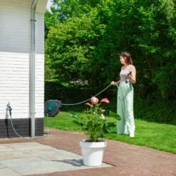 VONROC Automatische Slanghaspel – Incl. 25m Tuinslang, Aansluitslang, Spuitstuk, Koppelingen & Kraanaansluiting -Tuin En Buiten 1200x1200 578