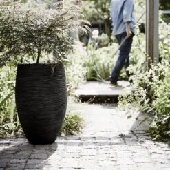 Capi Europe - Vaas Elegant Deluxe Rib NL - 56x84 - Zwart - Voor Binnen En Buiten - KBLR1132 13 Capi Europe - Vaas Elegant Deluxe Rib NL - 56x84 - Zwart - Voor Binnen En Buiten - KBLR1132 -Tuin En Buiten 1200x1200 674