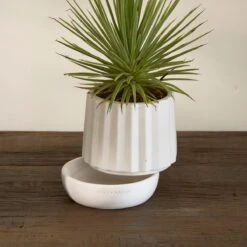 Riviera Maison Plantenbak Rond, Bloempot Met Ribbel - RM Let It Grow Planter - Wit - Porselein - Maat S -Tuin En Buiten 1200x1200 707