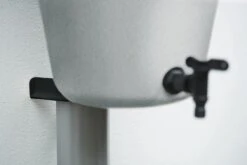 Elho Green Basics Rain Catcher 33 - Regenton Voor Balkonbuiten - Ø 33.5 X H 73.5 Cm - Grijs/Living Concrete 14 Elho Green Basics Rain Catcher 33 - Regenton Voor Balkonbuiten - Ø 33.5 X H 73.5 Cm - Grijs/Living Concrete -Tuin En Buiten 1200x800 142