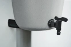 Elho Green Basics Rain Catcher 33 - Regenton Voor Balkonbuiten - Ø 33.5 X H 73.5 Cm - Grijs/Living Concrete 17 Elho Green Basics Rain Catcher 33 - Regenton Voor Balkonbuiten - Ø 33.5 X H 73.5 Cm - Grijs/Living Concrete -Tuin En Buiten 1200x800 143