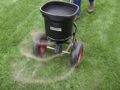 Kreator KRTGR9005 Strooiwagen - 300 Tot 370 Cm Strooibreedte - 23 Liter -Tuin En Buiten 1200x900 14