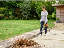Black & Decker BLACK+DECKER BEBLV300SB-QS Bladblazer - 404 Km/u - 3000W - Zuig-/blaasfunctie - Gesnoerd -Tuin En Buiten 1200x911