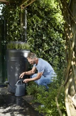 Elho Green Basics Regenton - Regenton - Living Black - Buiten - 200 Liter -Tuin En Buiten 790x1200