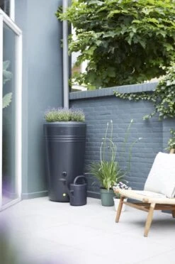 Elho Green Basics Regenton - Regenton - Living Black - Buiten - 200 Liter -Tuin En Buiten 797x1200 1