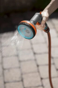 GARDENA - Comfort Broeskop - 5 Straalsoorten - Grijs 27 GARDENA - Comfort Broeskop - 5 Straalsoorten - Grijs -Tuin En Buiten 800x1200 23