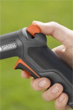 GARDENA - Premium Reinigingssproeier Spuitpistool - Metaal - Voor Reiniging En Bewatering -Tuin En Buiten 801x1200 4